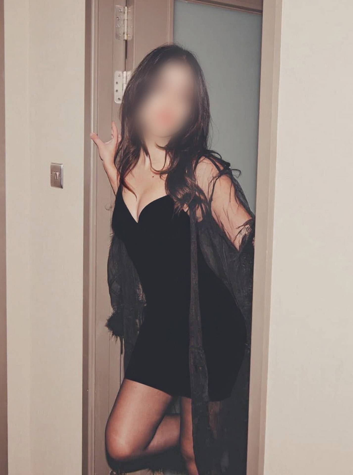 Alexis image 6